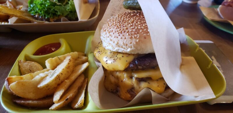 ワンパウンドバーガーセット¥1,800
